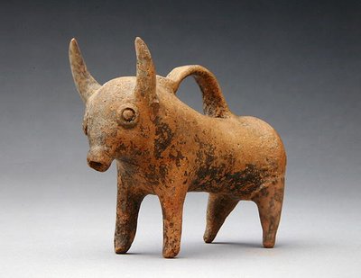 Burk i form av en oxe, ca 1575-1400 f.Kr. (keramik) av Age Bronze