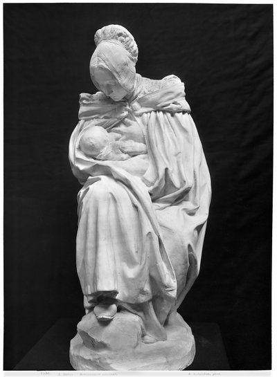 Boulonnaise kvinna som matar sitt barn (gips) (se även 217913) (bw foto) av Aime Jules Dalou