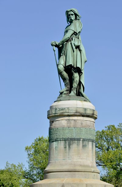 Kolossal staty av Vercingetorix (72-46 f.Kr.), gallisk ledare - Skulptur av Millet Aime (1819-1891) 6,60 m hög erige 1865 på den västra delen av Mont Auxois (bas 7 m hög av Viollet Le Duc) Alise Sainte Reine 1865 av Aime Millet
