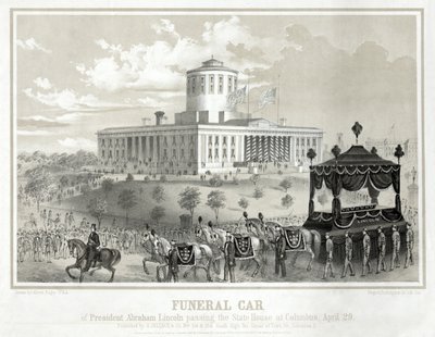 President Abraham Lincolns begravningsbil passerar State House i Columbus den 29 april, puben. 1865 (gravyr) av Albert Ruger