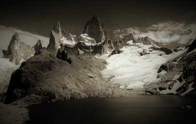 Namnlös, 2019, (fotografi) av Alex Caminker