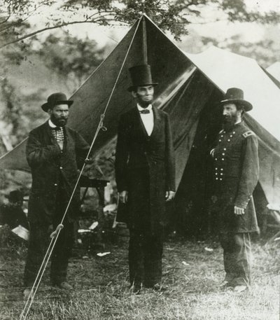 Abraham Lincoln med Allan Pinkerton och generalmajor John A. McClernand, 1862 av Alexander Gardner