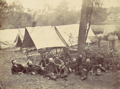 Grupp vid högkvarteret för Army of the Potomac, Antietam, oktober 1862, 1862. av Alexander Gardner