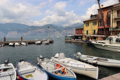 hamnen i Malcesine av Alexandra Joseph