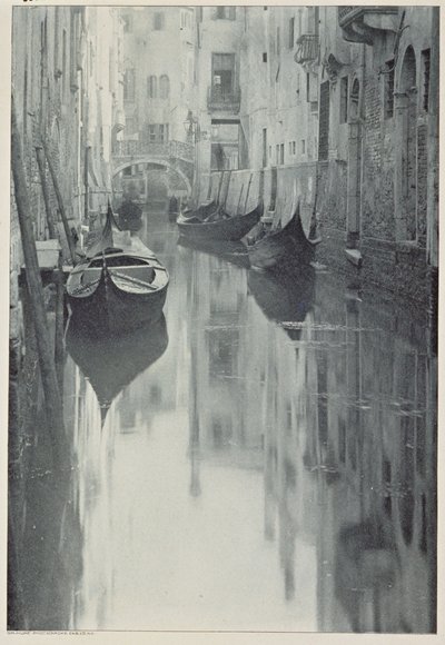 A Bit of Venice, negativ 1894, publicerad 1898 (tonad fotogravyr) av Alfred Stieglitz