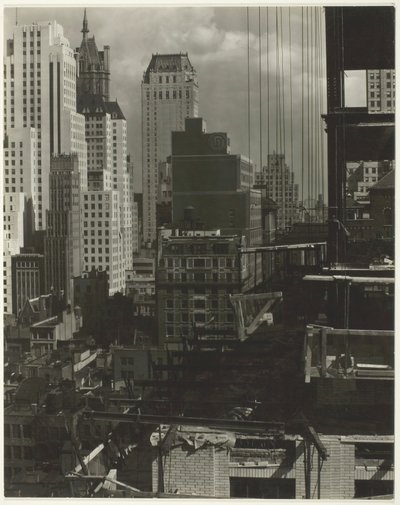 Från mitt fönster på An American Place, North, 1931. av Alfred Stieglitz