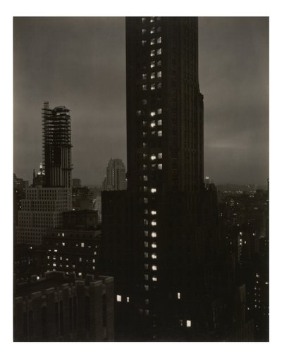[Från mitt fönster på Shelton, norr] av Alfred Stieglitz