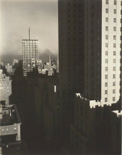 Från My Window at the Shelton, West, 1931. av Alfred Stieglitz