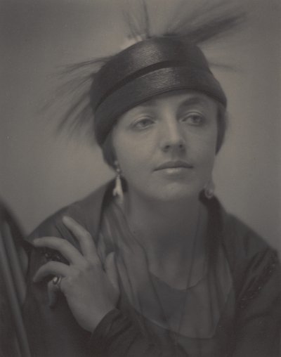Katharine N. Rhoades av Alfred Stieglitz
