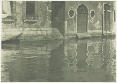 Reflektioner—Venedig av Alfred Stieglitz