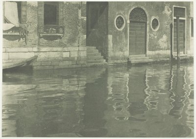 Reflektioner - Venedig, 1894, tryckt 1897. av Alfred Stieglitz