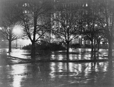 Reflektioner, natt, New York, ca 1898 (fotogravyr) av Alfred Stieglitz