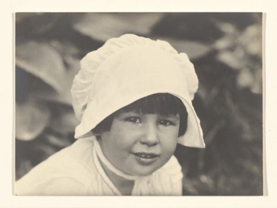 [Yvonne Boursault, Lake George] av Alfred Stieglitz