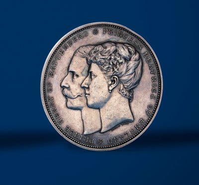 Medalj till minne av prinsessan Beatrices och prins Henrik av Battenbergs äktenskap, 1885 (silver) (framsidan av 419675) av Alfred and Wyon, Joseph Shephard Wyon