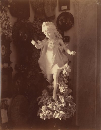 Staty av en liten flicka av Alfredo Noack