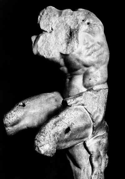 The Belvedere Torso av Apollonios av Nestor, ca 1890 (s/v foto) av Fratelli Alinari