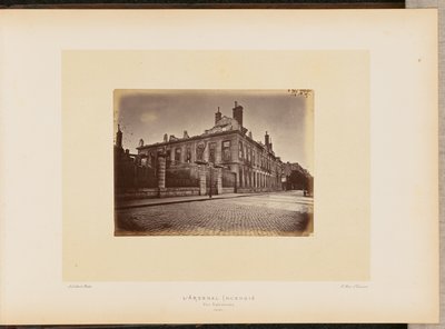 Den brinnande arsenalen. Exteriör vy. av Alphonse J. Liébert