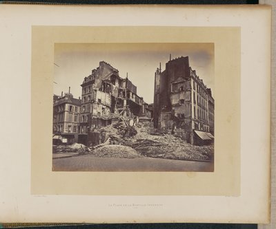 Den brinnande Place de la Bastille. av Alphonse J. Liébert