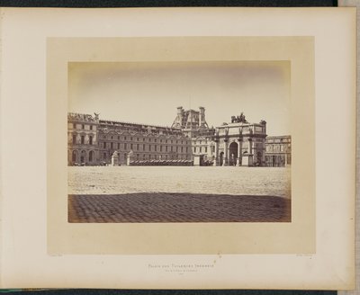 Tuilerierna i brand. Utsikt över Place du Carrousel. av Alphonse J. Liébert