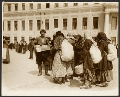 [Fotografier från studieresan till Ryssland som användes för målningen "The Abolition of Serfdom in Russia" (1914), från "Epic of the Slavs Cycle, Moscow"] av Alphonse Maria Mucha