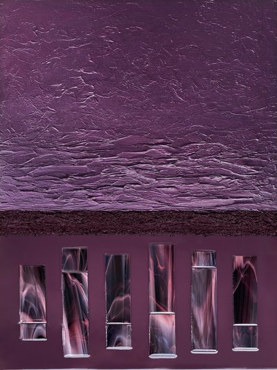 Strukturerade lila cylindrar av Alyson Storms