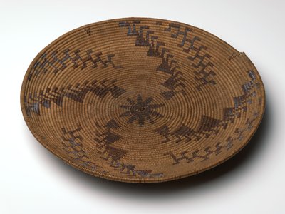 Siktbricka för ekollonmjöl, ca 1860-1909 (lönn, rödknoppbark och pil) av Amanda Wilson