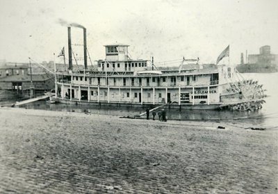 Akterhjulet "U.S. Oleander" i St. Louis, ca 1880 (svart/vitt foto) av American American