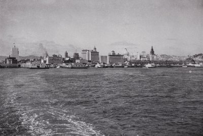 Kalifornien: San Francisco Skyline, från en Southern Pacific färja (svart/vitt foto) av American Photographer (after)