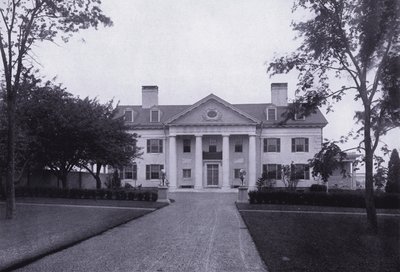 Charles A Platt: Villasera, The East Elevation (s/v foto) av American Photographer (after)