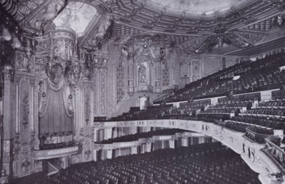 Chicago: Interior, Oriental Theatre (s/v foto) av American Photographer (after)