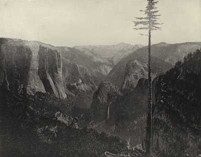 Allmän vy av Yosemite Valley, Kalifornien (svart/vitt foto) av American Photographer (after)