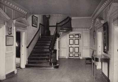 Mount Vernon: Mansion Interior, Central Hall (s/v foto) av American Photographer (after)