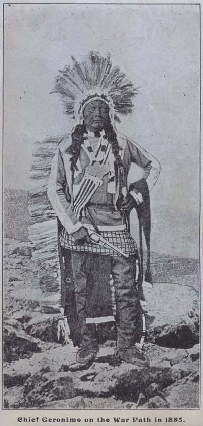 Apachehövdingen Geronimo på krigsstigen 1885 (s/v foto) av American Photographer (after)