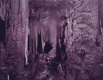 Saracens tält, Luray Caverns, Virginia (s/v foto) av American Photographer (after)