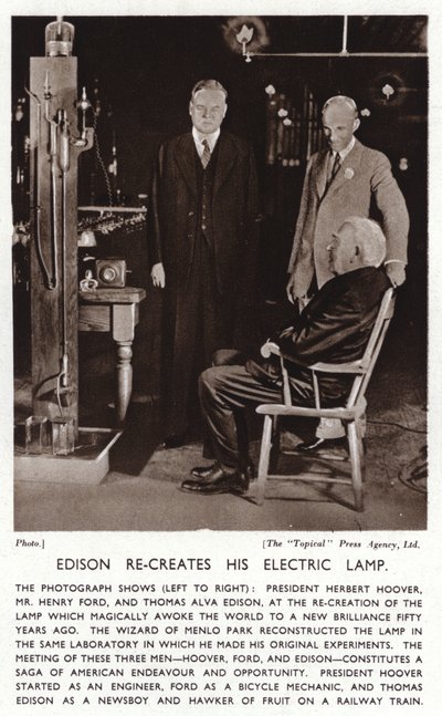 Thomas Edison återskapar sitt elektriska ljus för president Herbert Hoover och Henry Ford (s/v foto) av American Photographer (after)