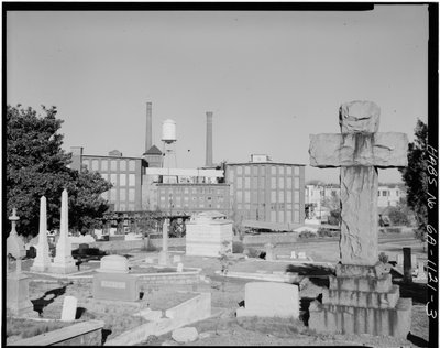 Cabbagetown District (General Views), Boulevard, Pearl Street, Memorial Drive, & Railroad tracks, Atlanta, Fulton County, GA (s/v foto) av American Photographer