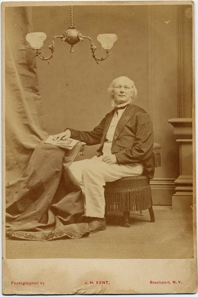 Horace Greeley (1811-72), amerikansk politiker och tidningsredaktör, foto av J H Kent, Brockport, New York (albumfoto) av American Photographer