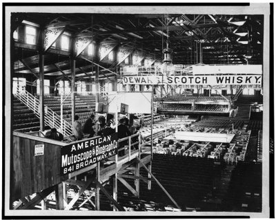 Interiör av Coney Island klubbhus, ca 1899 (s/v foto) av American Photographer