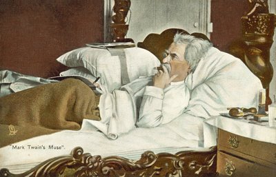 Mark Twain, liggande i sängen, röker cigarr (färgfoto) av American Photographer