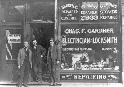 Endast Black-butik i sitt slag i USA, på 2933 State St., Chicago, Illinois, ca 1899 (s/v-foto) av American Photographer
