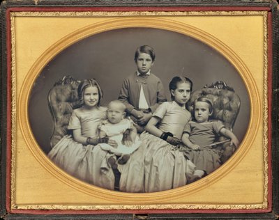 Porträtt av fem barn,ca. 1850 (foto) av American Photographer