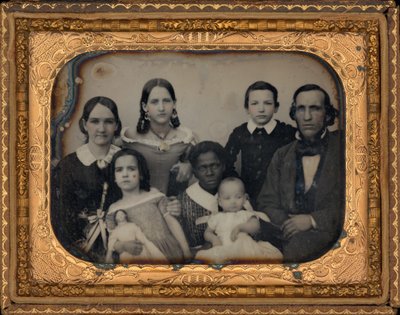 Porträtt av en familj,1860-talet (foto) av American Photographer