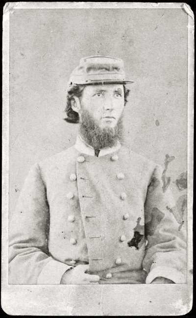 Porträtt av en soldat (svartvitt foto) av American Photographer