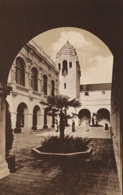 San Diego: Patio of Southern California Counties Building, Panama-California Exposition (svartvitt foto) av American Photographer