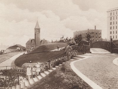 Scen Juneau Park, North Western Depot i fjärran, Milwaukee, Wisconsin (svartvitt foto) av American Photographer