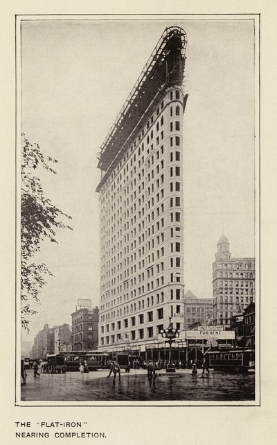 "Flat-Iron" nästan färdigbyggd (svartvitt foto) av American Photographer