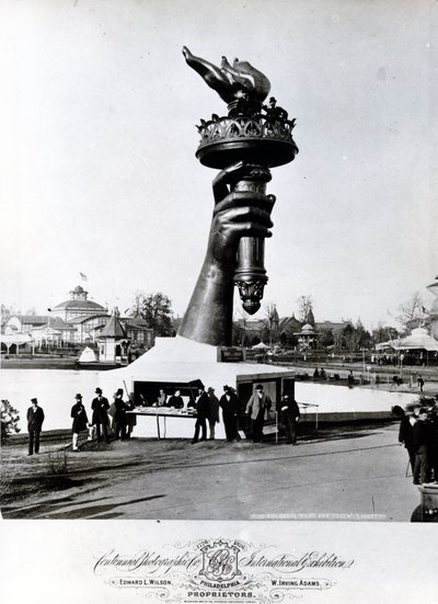 Frihetsgudinnans hand och fackla, 1876 av American Photographer