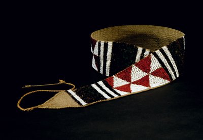 En kvinnas ceremoniella bälte, Maidu-stammen, Kalifornien av American School