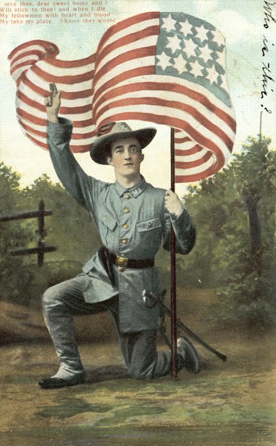 Amerikansk soldat som håller Stars and Stripes (färgfoto) av American School