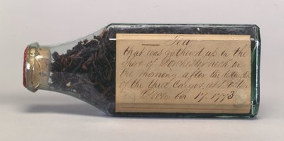 Boston Tea Party teblad i en glasflaska, insamlade av T.M. Harris, Dorchester Neck, december 1773 av American School